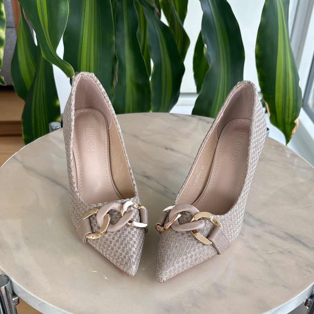 Elegant Tan and Gold Heels